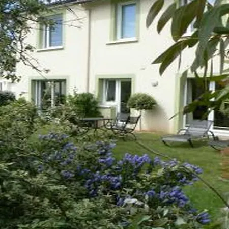 Couette-café D'hotes La Raspeliere 2*