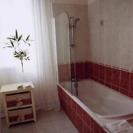 Bed & Breakfast D'hotes La Raspeliere 2*